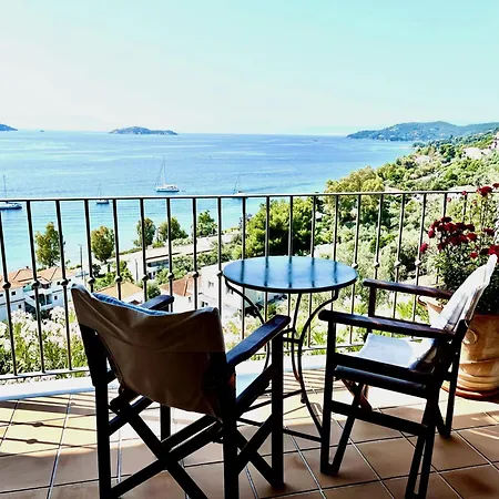 Athena Skiathos Konukevi 4*