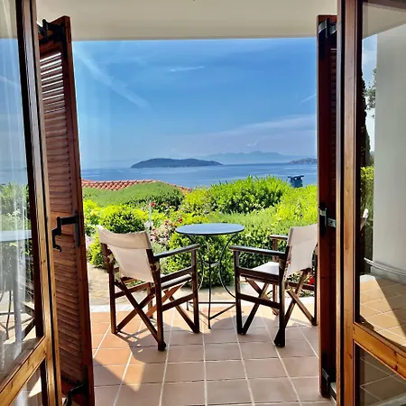 Athena Skiathos Konukevi 4*