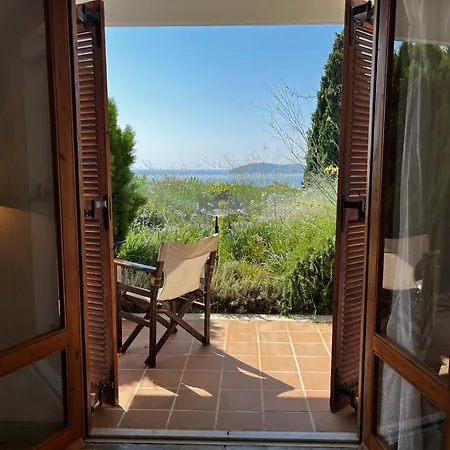 Konukevi Athena Skiathos 4*