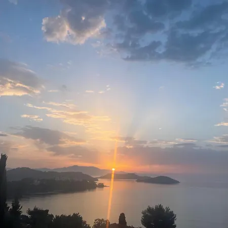 Athena Skiathos Konukevi 4*