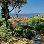 Guest house Athena 4*
