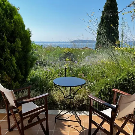 Athena Skiathos شاطئ ميغالي أموس