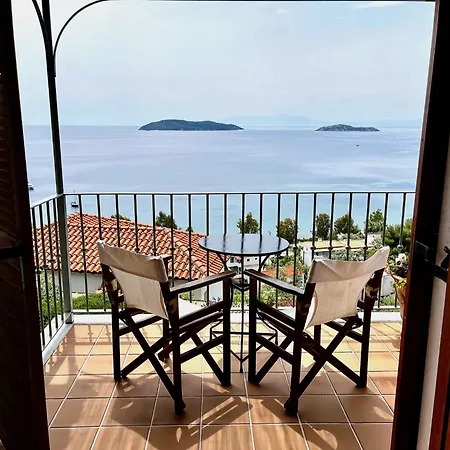 Athena Skiathos شاطئ ميغالي أموس