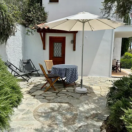 Athena Skiathos * Megali Ammos (Skiathos)