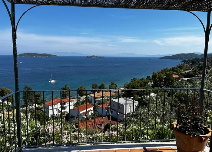 Athena Skiathos Konukevi