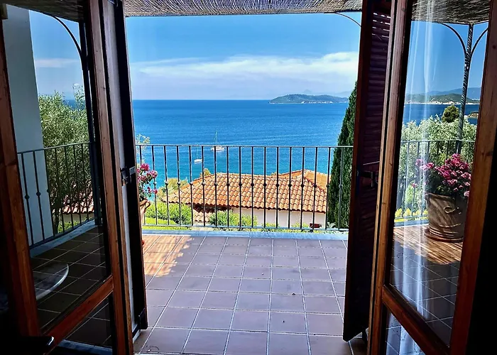 Athena Skiathos 4* Megali Ammos (Skiathos)