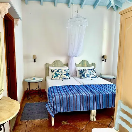 Athena Skiathos * Megali Ammos (Skiathos)