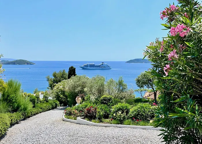 Athena 4* Megali Ammos (Skiathos)